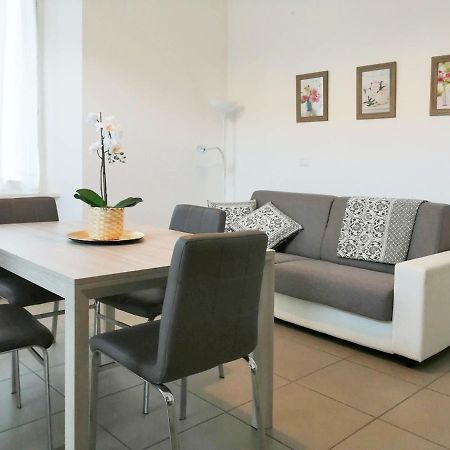 Appartamento Aida - Near The Center With Private Parking E Ac Como Exterior foto