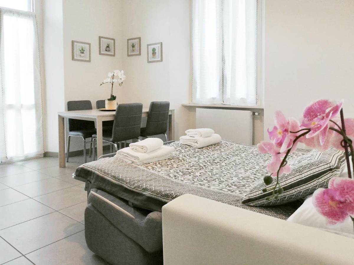 Appartamento Aida - Near The Center With Private Parking E Ac Como Exterior foto