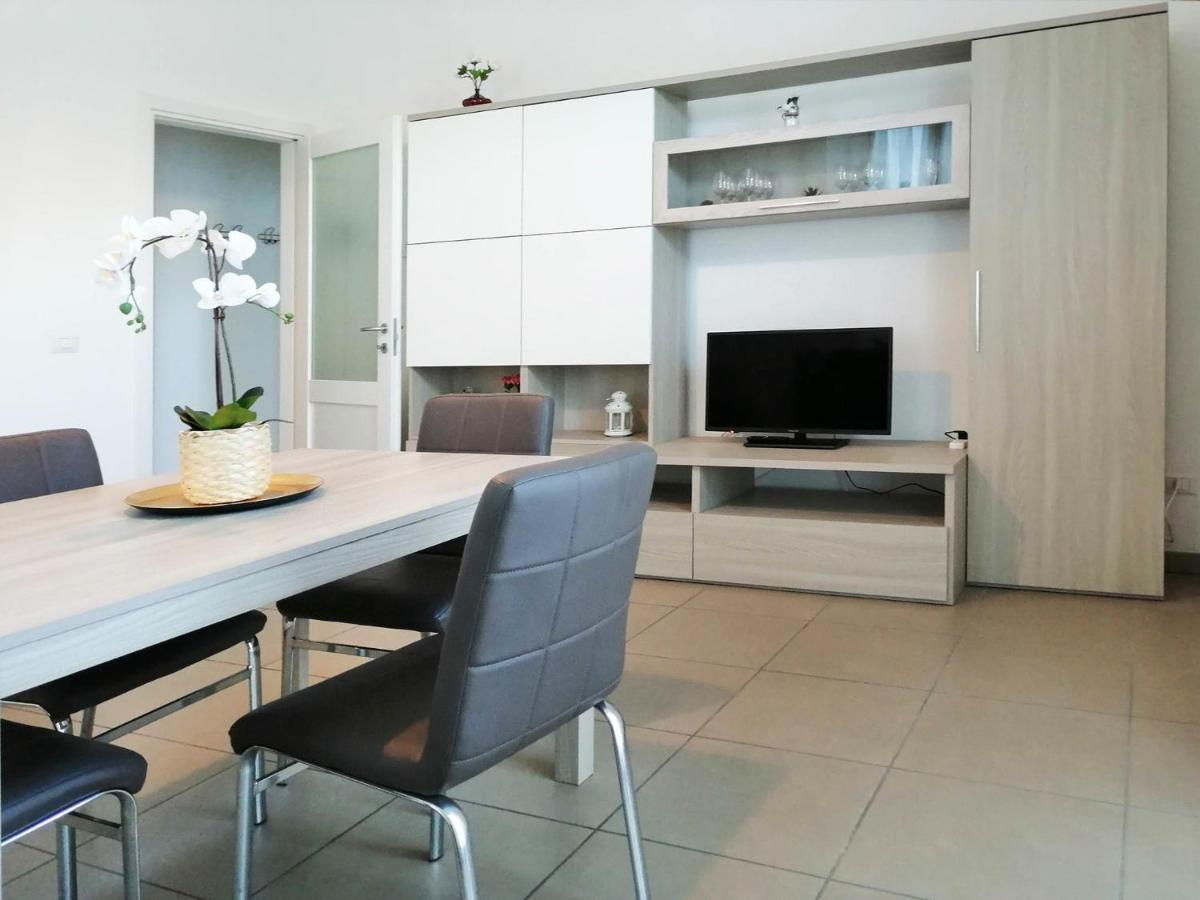 Appartamento Aida - Near The Center With Private Parking E Ac Como Exterior foto